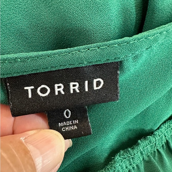 Torrid Women’s Size 0 (Large) Georgette Pintuck Blouse - Picture 6 of 9